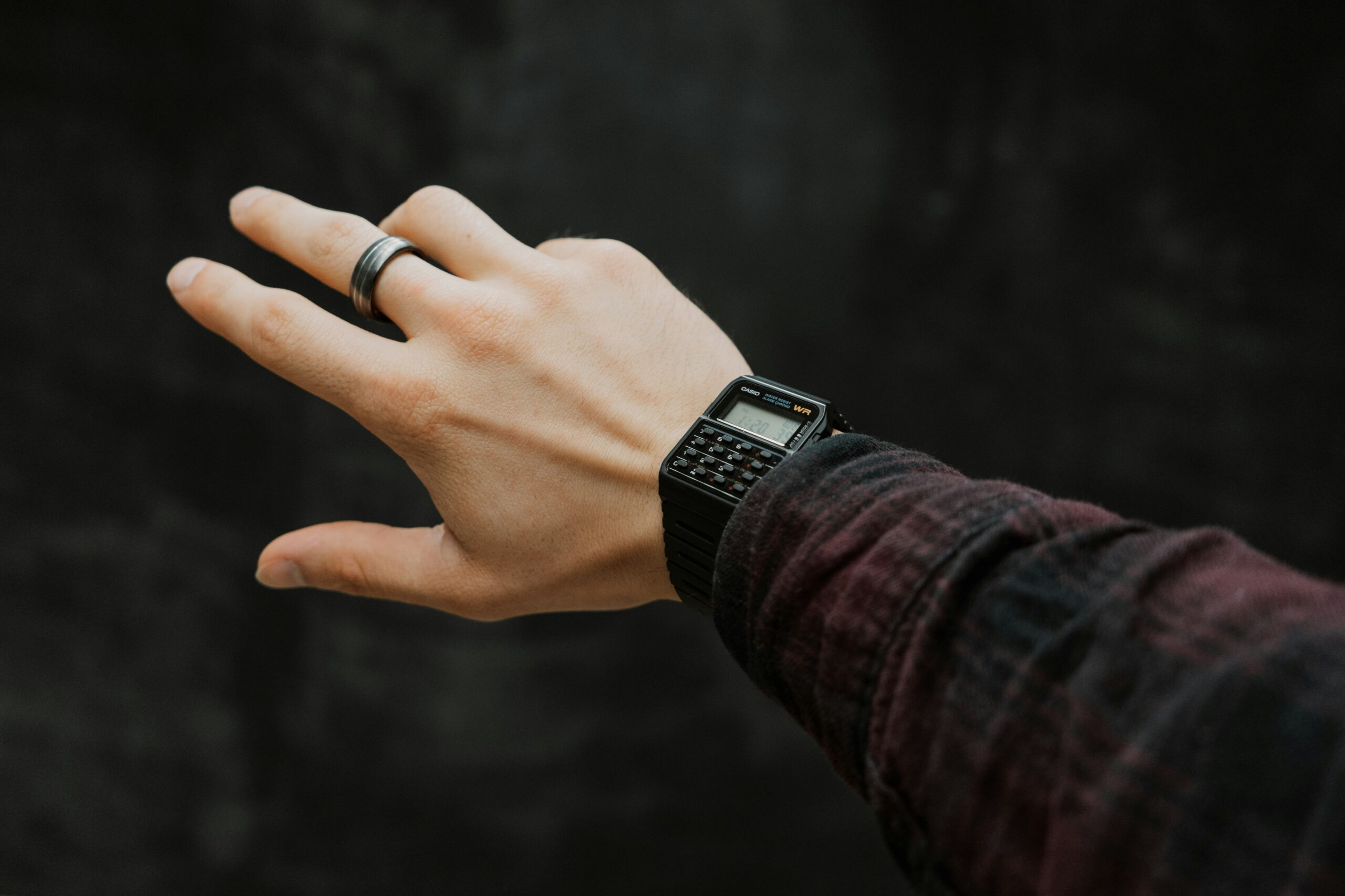 Comparison of different watch sizes on various wrist types