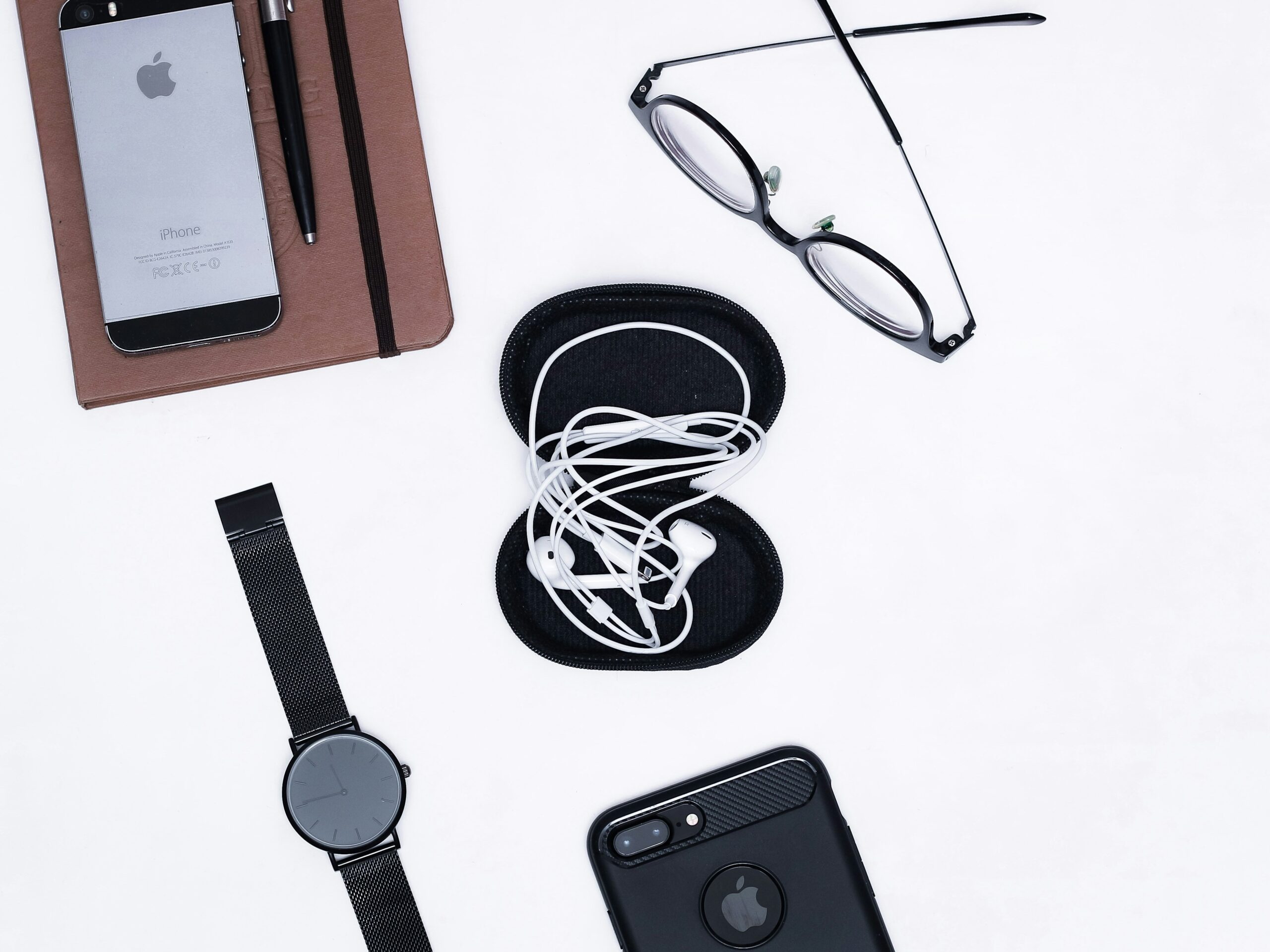 Various customizable digital clock interfaces illustrating adaptability