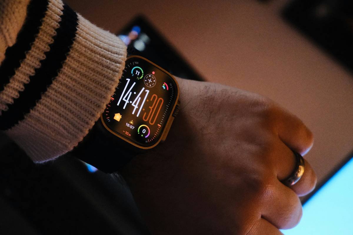 Infographic showing the evolution of wearable technology and Herbelin's unique style