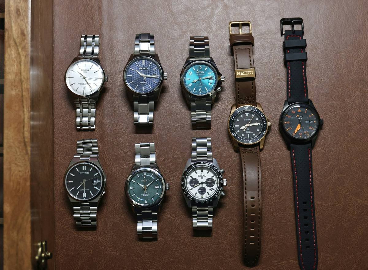 Bar chart showing growth of global fashion watch market from 2023-2030, highlighting JJ's niche positioning